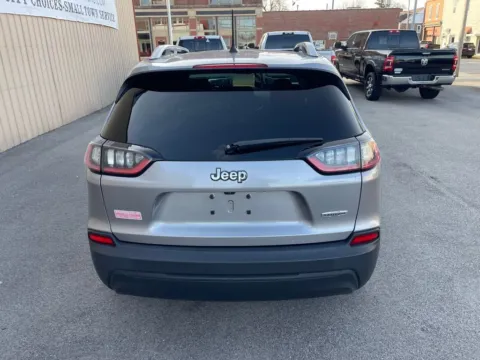 More photos of 2020 Jeep Cherokee Latitude at Glass Capital Chrysler Dodge Jeep RAM, IN
