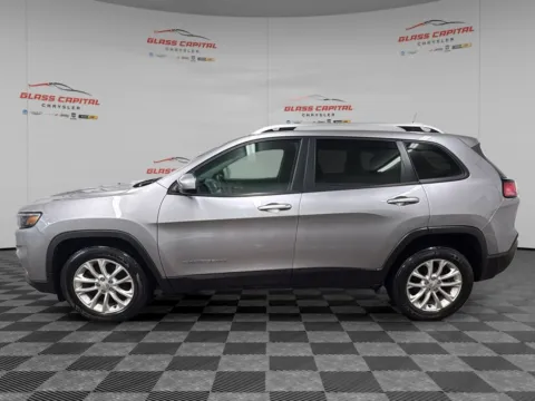 More photos of 2020 Jeep Cherokee Latitude at Glass Capital Chrysler Dodge Jeep RAM, IN