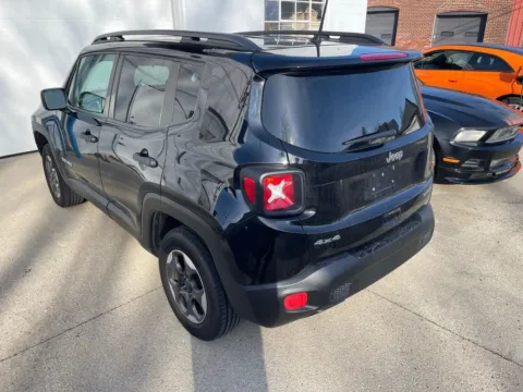 More photos of 2018 Jeep Renegade Sport at Glass Capital Chrysler Dodge Jeep RAM, IN