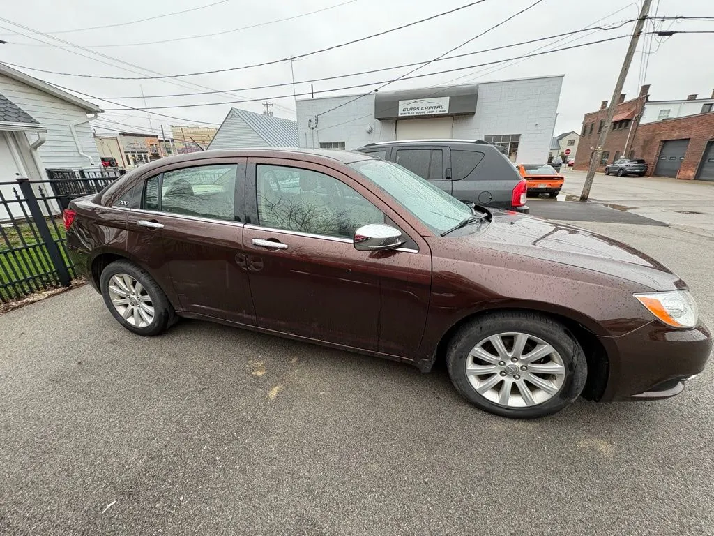 2013 Chrysler 200 Limited for sale in Dunkirk, IN
