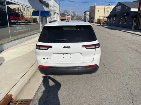 More photos of 2023 Jeep Grand Cherokee L Altitude at Glass Capital Chrysler Dodge Jeep RAM, IN