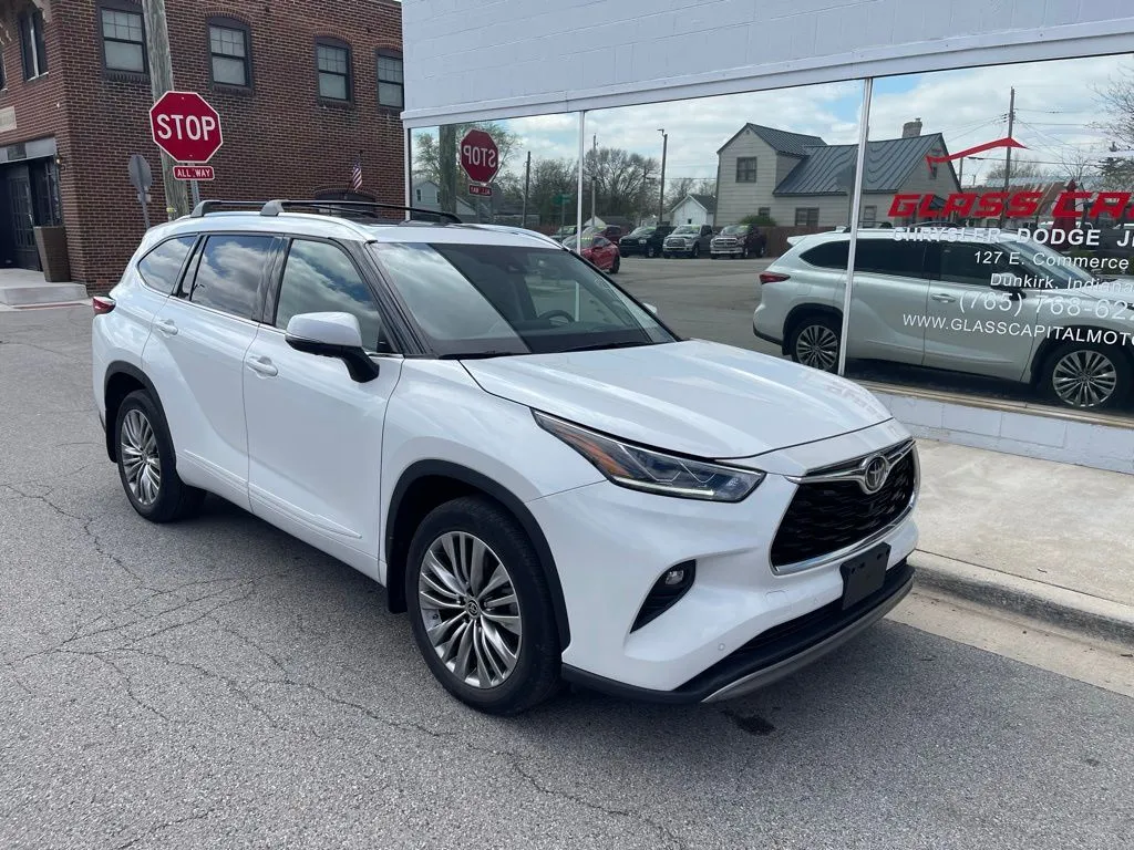 Unknown 2022 Toyota Highlander Platinum for sale in Dunkirk, IN
