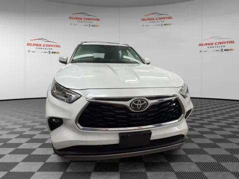 Photos of 2022 Toyota Highlander Platinum for sale in Dunkirk, IN at Glass Capital Chrysler Dodge Jeep RAM