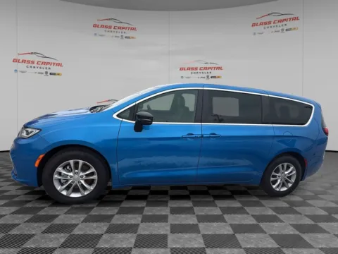 More photos of 2026 Chrysler Pacifica Select at Glass Capital Chrysler Dodge Jeep RAM, IN