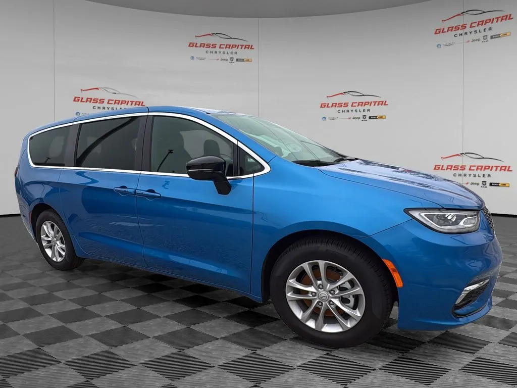 Blue 2026 Chrysler Pacifica Select for sale in Dunkirk, IN