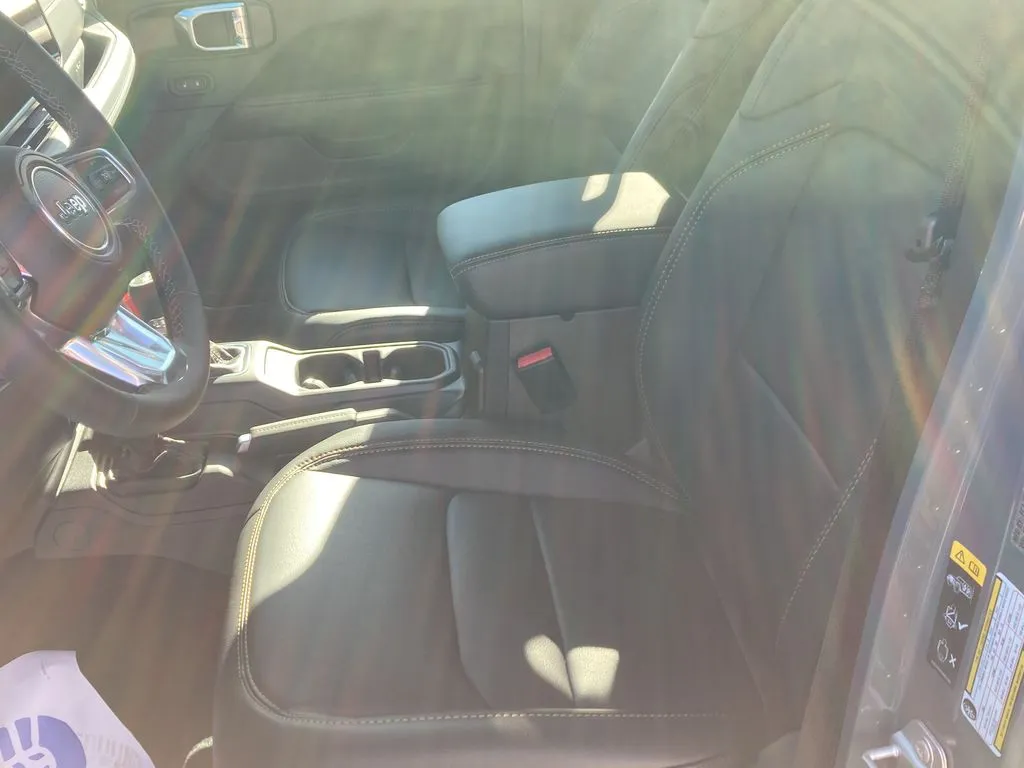 2026 Jeep Wrangler 4-Door Sahara - Photo 16