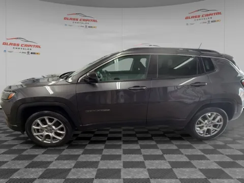 More photos of 2022 Jeep Compass Latitude Lux at Glass Capital Chrysler Dodge Jeep RAM, IN