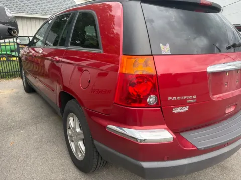 More photos of 2006 Chrysler Pacifica Touring at Glass Capital Chrysler Dodge Jeep RAM, IN