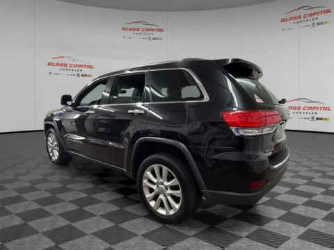 More photos of 2017 Jeep Grand Cherokee Limited at Glass Capital Chrysler Dodge Jeep RAM, IN