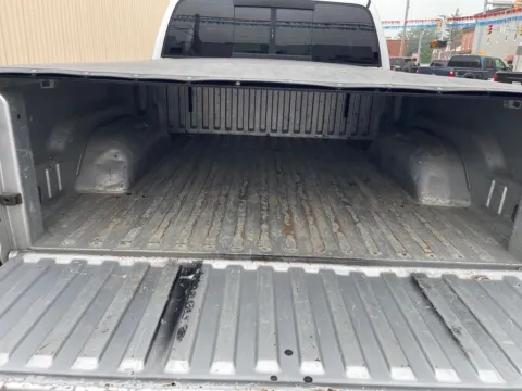More photos of 2001 Dodge Ram 1500 SLT at Glass Capital Chrysler Dodge Jeep RAM, IN