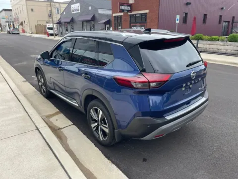 More photos of 2021 Nissan Rogue SL at Glass Capital Chrysler Dodge Jeep RAM, IN