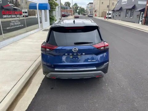 More photos of 2021 Nissan Rogue SL at Glass Capital Chrysler Dodge Jeep RAM, IN