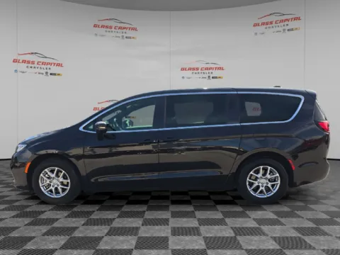 More photos of 2026 Chrysler Pacifica Select at Glass Capital Chrysler Dodge Jeep RAM, IN