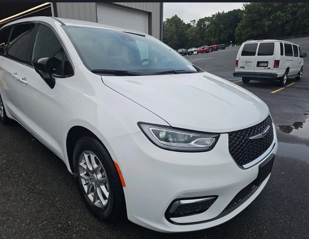 2026 Chrysler Pacifica