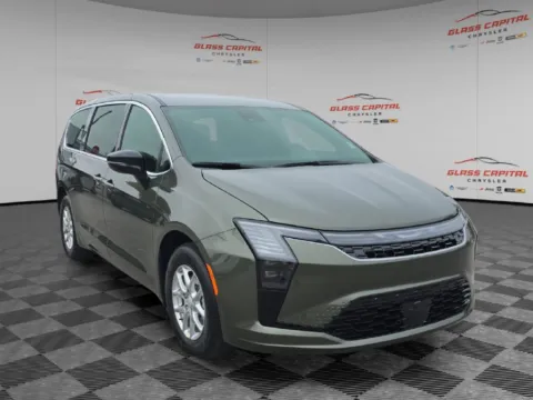 Green 2027 Chrysler Pacifica Select for sale in Dunkirk, IN