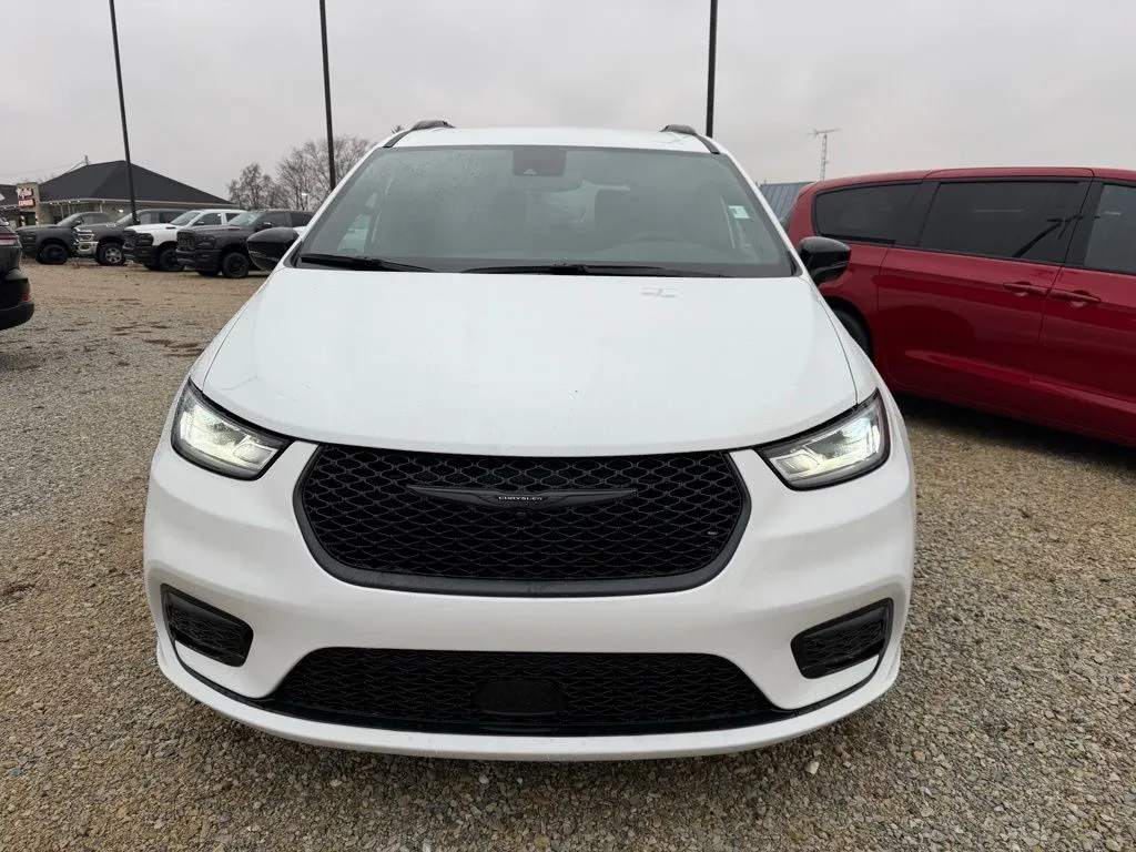 2026 Chrysler Pacifica Select - Photo 8