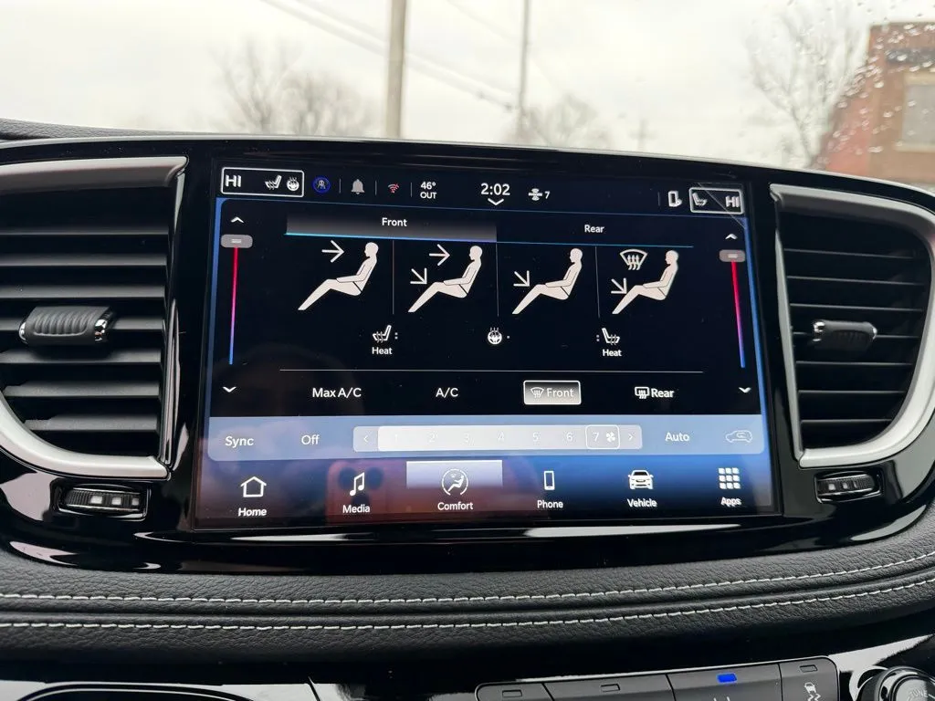 2026 Chrysler Pacifica Select - Photo 12