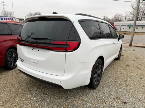 Another view of 2026 Chrysler Pacifica Select for sale in Dunkirk, IN at Glass Capital Chrysler Dodge Jeep RAM