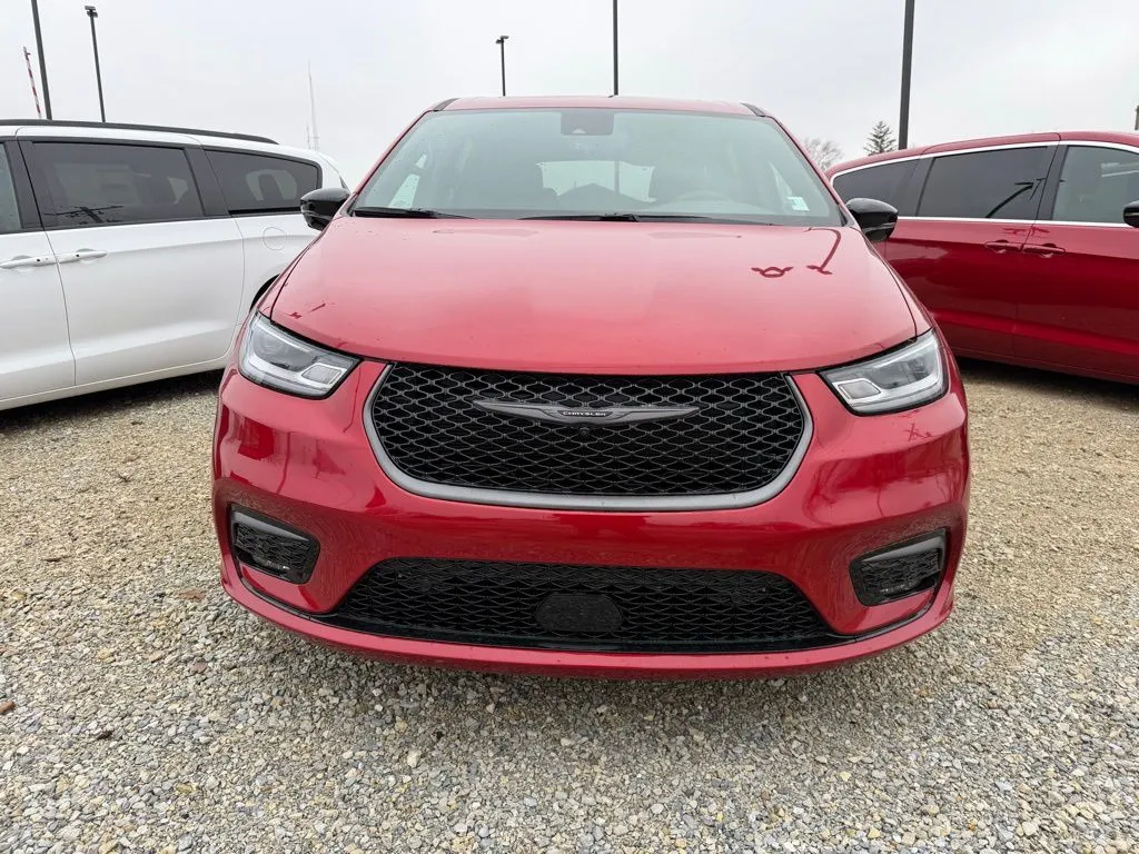 2026 Chrysler Pacifica Select - Photo 8