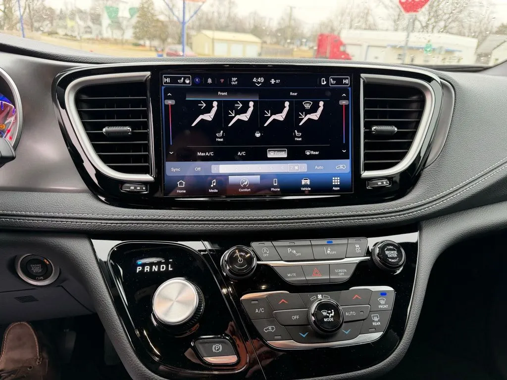 2026 Chrysler Pacifica Select - Photo 12