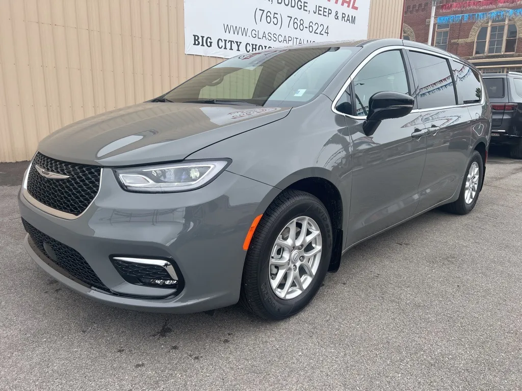 2025 Chrysler Pacifica Select for sale in Dunkirk, IN