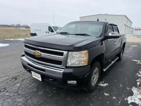 More photos of 2010 Chevrolet Silverado 1500 LT at St. Marys Chrysler Dodge Jeep, OH