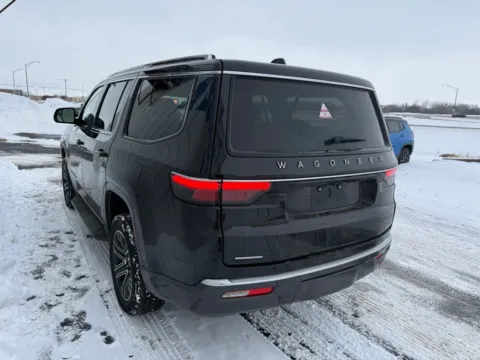 More photos of 2022 Jeep Wagoneer Series III at St. Marys Chrysler Dodge Jeep, OH