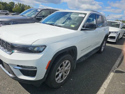 Another view of 2022 Jeep Grand Cherokee Limited for sale in Saint Marys, OH at St. Marys Chrysler Dodge Jeep