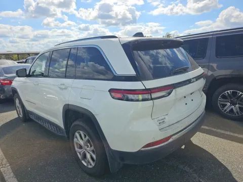 More photos of 2022 Jeep Grand Cherokee Limited at St. Marys Chrysler Dodge Jeep, OH