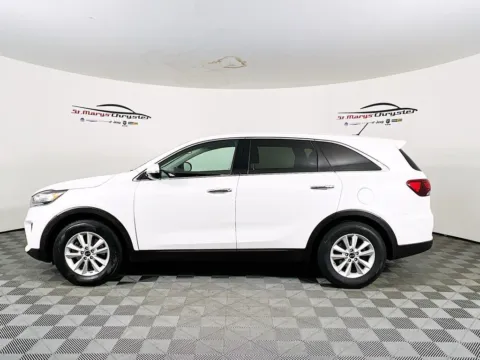 More photos of 2019 Kia Sorento L at St. Marys Chrysler Dodge Jeep, OH