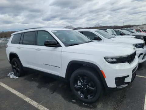White 2024 Jeep Grand Cherokee L Altitude X for sale in Saint Marys, OH