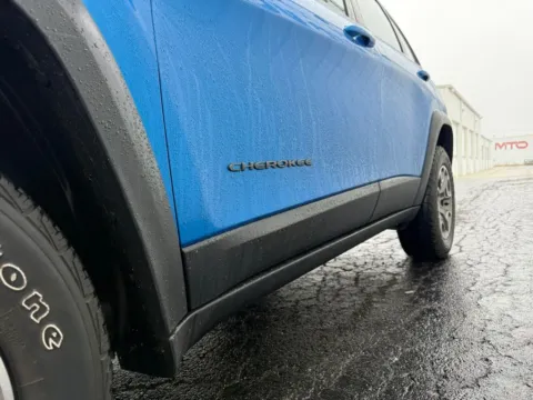 More photos of 2021 Jeep Cherokee Trailhawk at St. Marys Chrysler Dodge Jeep, OH