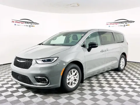 More photos of 2025 Chrysler Pacifica Select at St. Marys Chrysler Dodge Jeep, OH