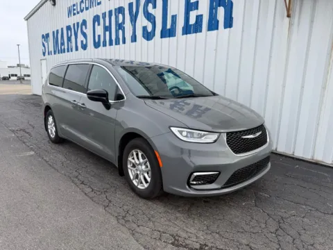 Gray 2025 Chrysler Pacifica Select for sale in Saint Marys, OH