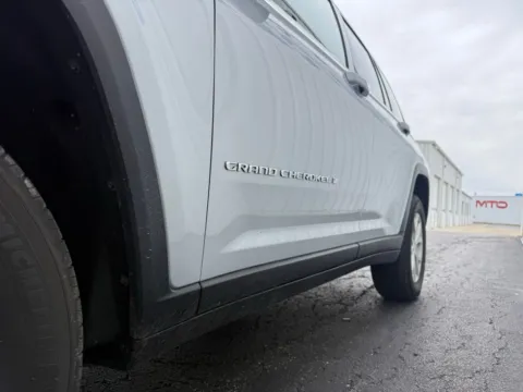 More photos of 2023 Jeep Grand Cherokee Limited at St. Marys Chrysler Dodge Jeep, OH