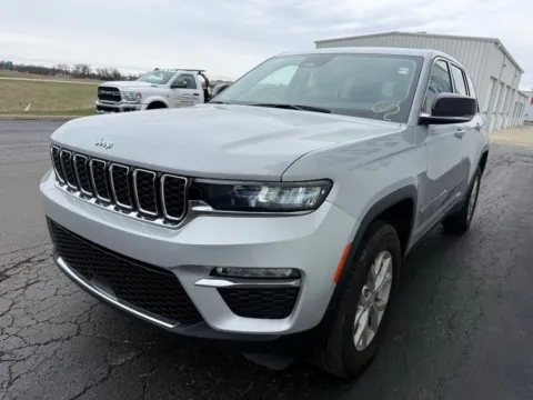 Another view of 2023 Jeep Grand Cherokee Limited for sale in Saint Marys, OH at St. Marys Chrysler Dodge Jeep