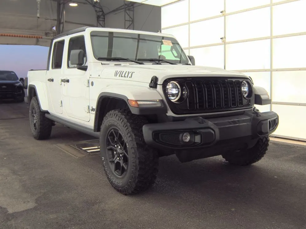 White 2024 Jeep Gladiator Willys for sale in Saint Marys, OH