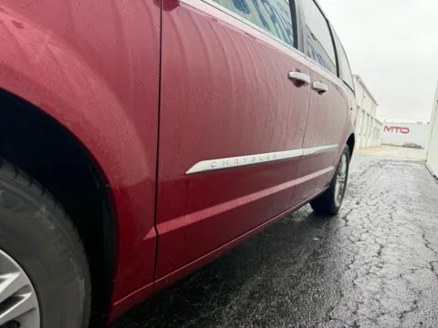 More photos of 2014 Chrysler Town & Country Touring-L at St. Marys Chrysler Dodge Jeep, OH