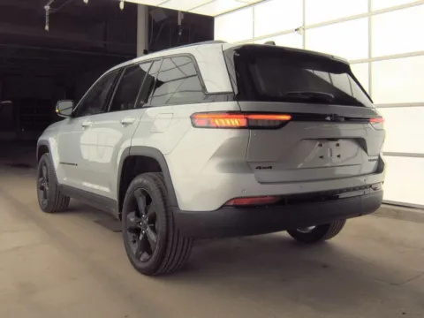 More photos of 2024 Jeep Grand Cherokee Limited at St. Marys Chrysler Dodge Jeep, OH