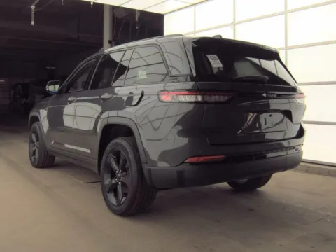More photos of 2024 Jeep Grand Cherokee Altitude at St. Marys Chrysler Dodge Jeep, OH