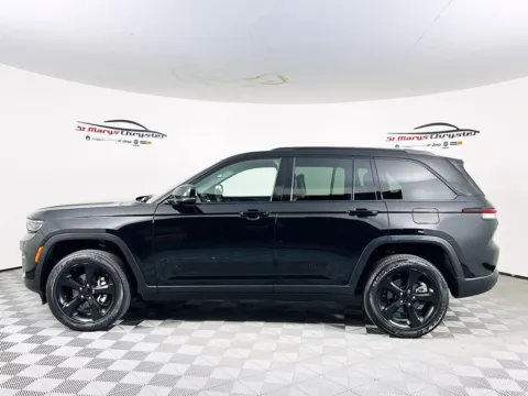 More photos of 2023 Jeep Grand Cherokee Altitude X at St. Marys Chrysler Dodge Jeep, OH