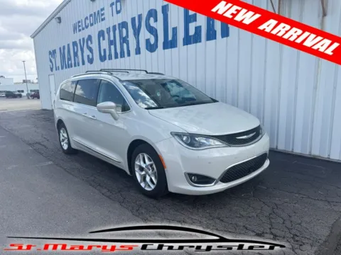 White 2017 Chrysler Pacifica Touring L Plus for sale in Saint Marys, OH