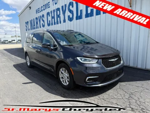 Unknown 2021 Chrysler Pacifica Touring L for sale in Saint Marys, OH