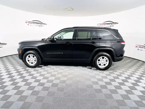 More photos of 2023 Jeep Grand Cherokee Laredo at St. Marys Chrysler Dodge Jeep, OH