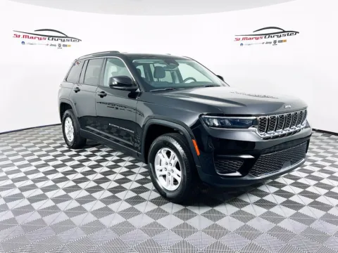 Black 2023 Jeep Grand Cherokee Laredo for sale in Saint Marys, OH