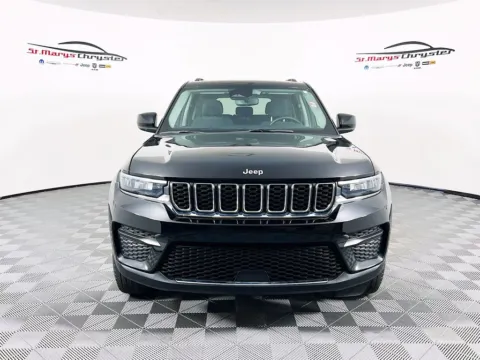 Another view of 2023 Jeep Grand Cherokee Laredo for sale in Saint Marys, OH at St. Marys Chrysler Dodge Jeep