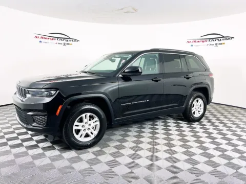 More photos of 2023 Jeep Grand Cherokee Laredo at St. Marys Chrysler Dodge Jeep, OH