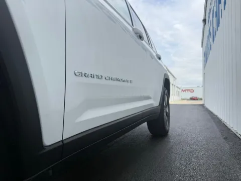 More photos of 2022 Jeep Grand Cherokee 4xe at St. Marys Chrysler Dodge Jeep, OH