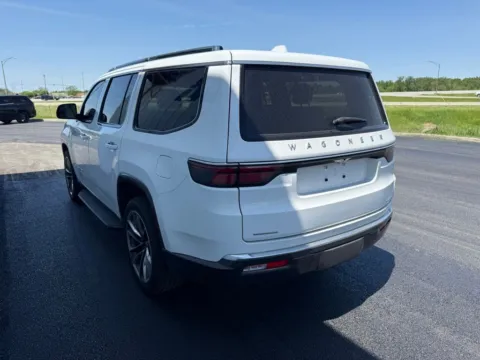 More photos of 2022 Jeep Wagoneer Series II at St. Marys Chrysler Dodge Jeep, OH