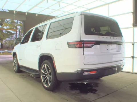 More photos of 2022 Jeep Wagoneer Series II at St. Marys Chrysler Dodge Jeep, OH